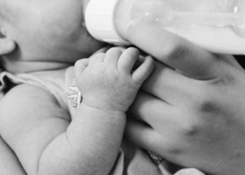 Breast Milk vs. Baby Formula: Which Is Better?