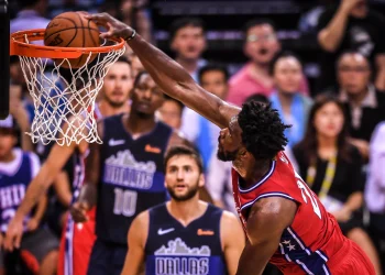 7 Iconic Slamdunks From the Past Decades